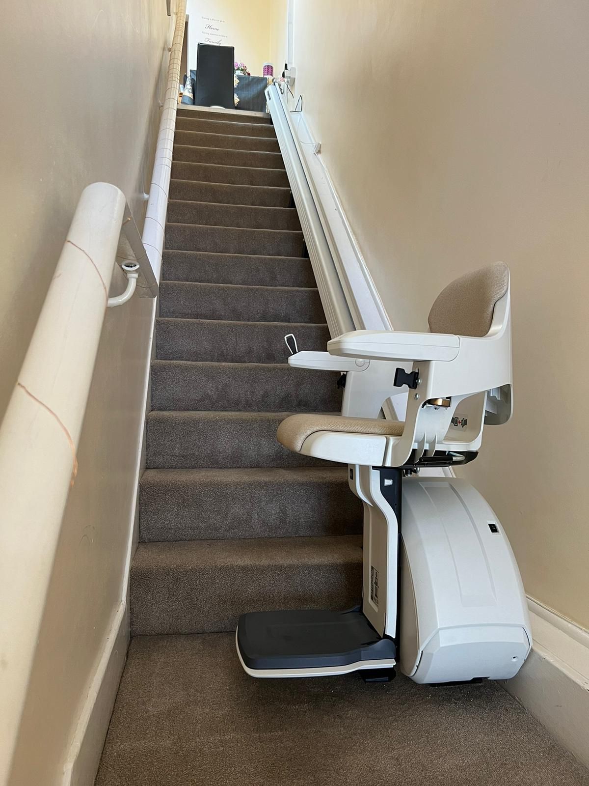 stairlift straight up stairs